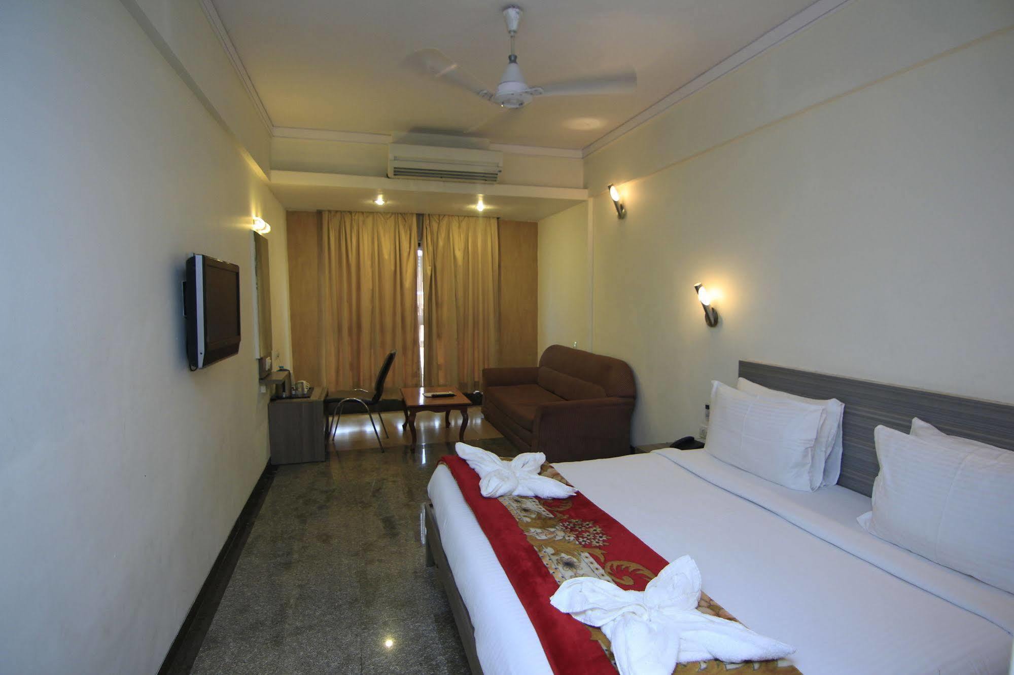 Kumar Resort Lonavala Εξωτερικό φωτογραφία