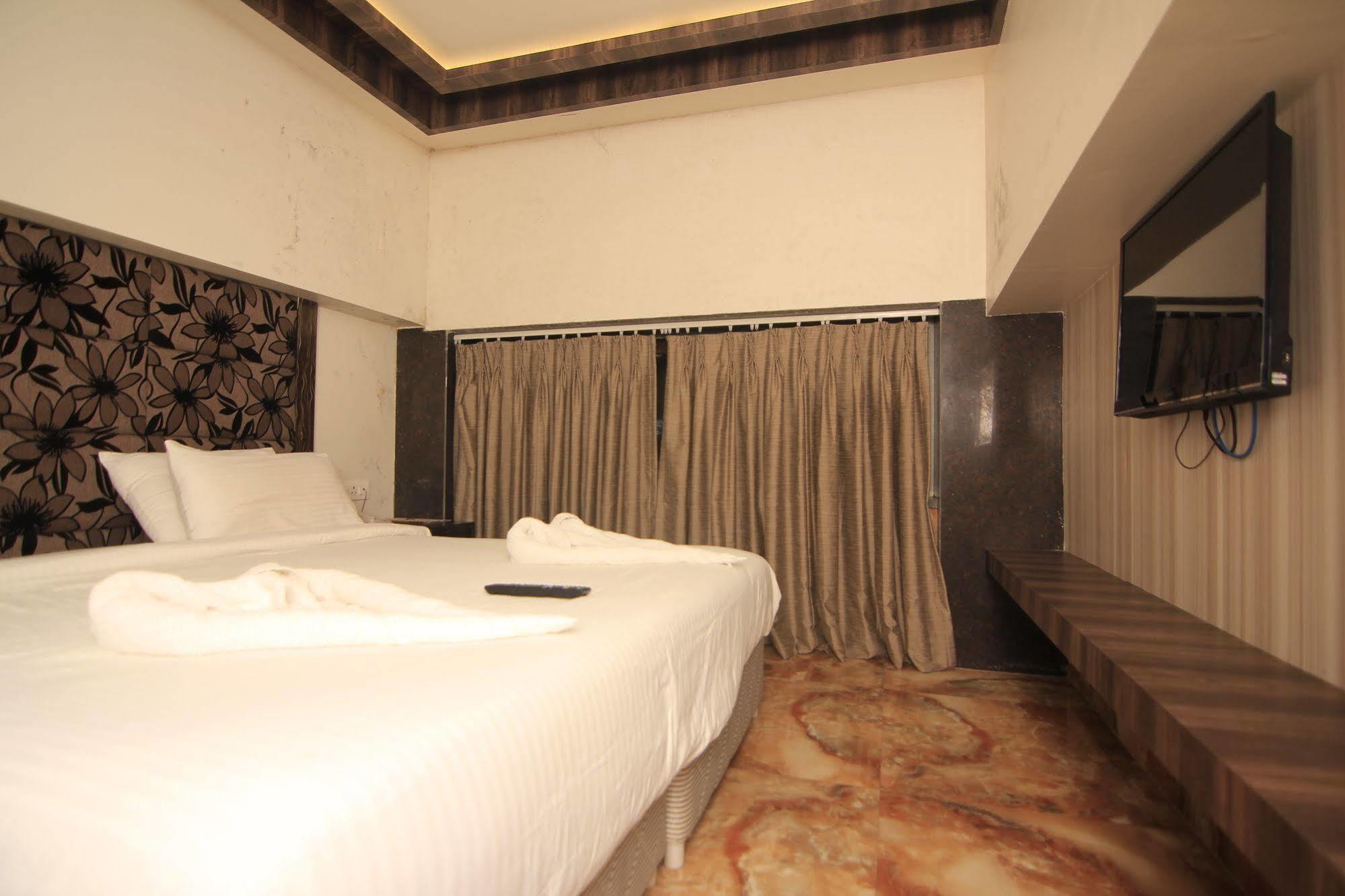 Kumar Resort Lonavala Εξωτερικό φωτογραφία