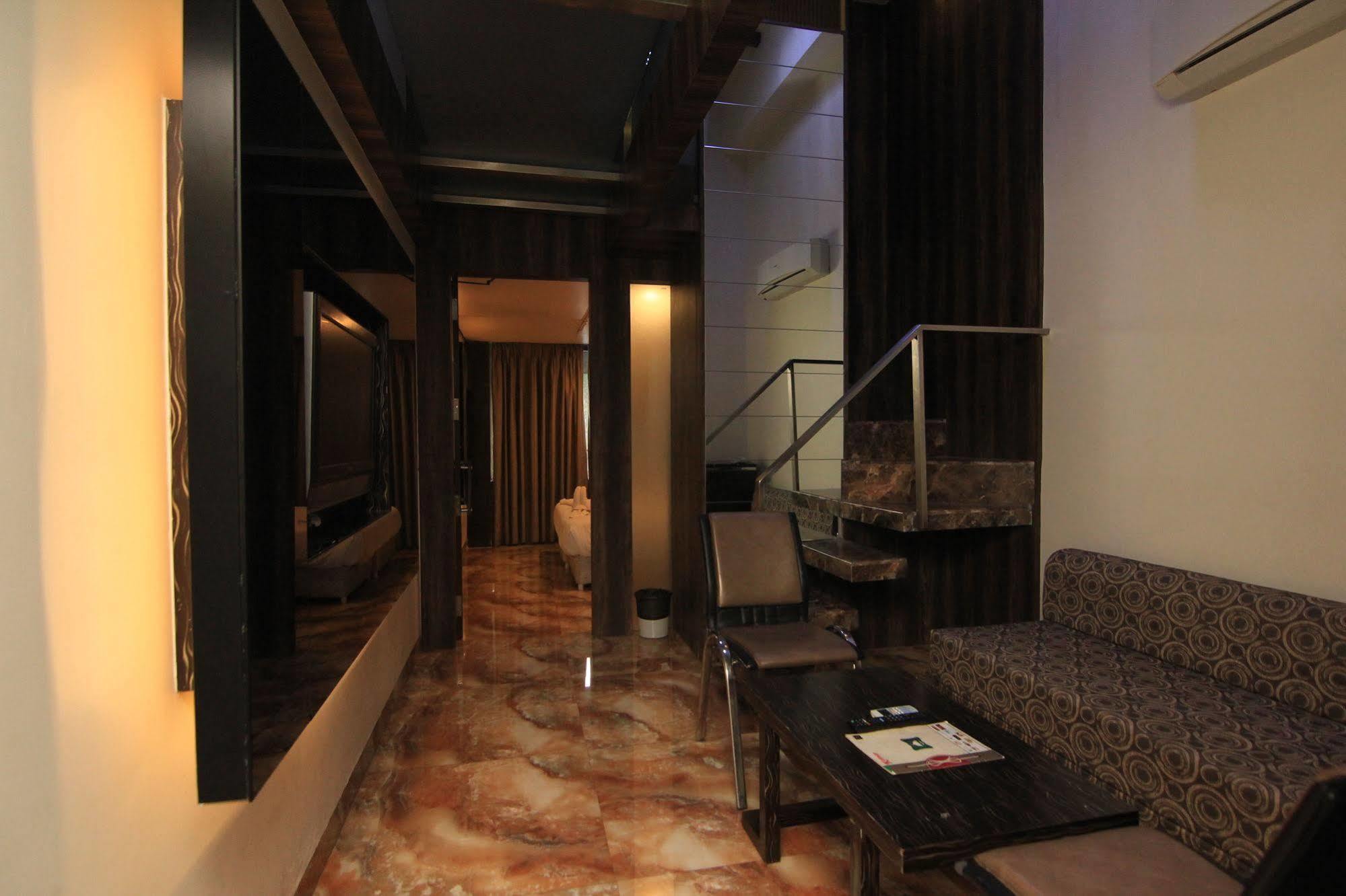 Kumar Resort Lonavala Εξωτερικό φωτογραφία