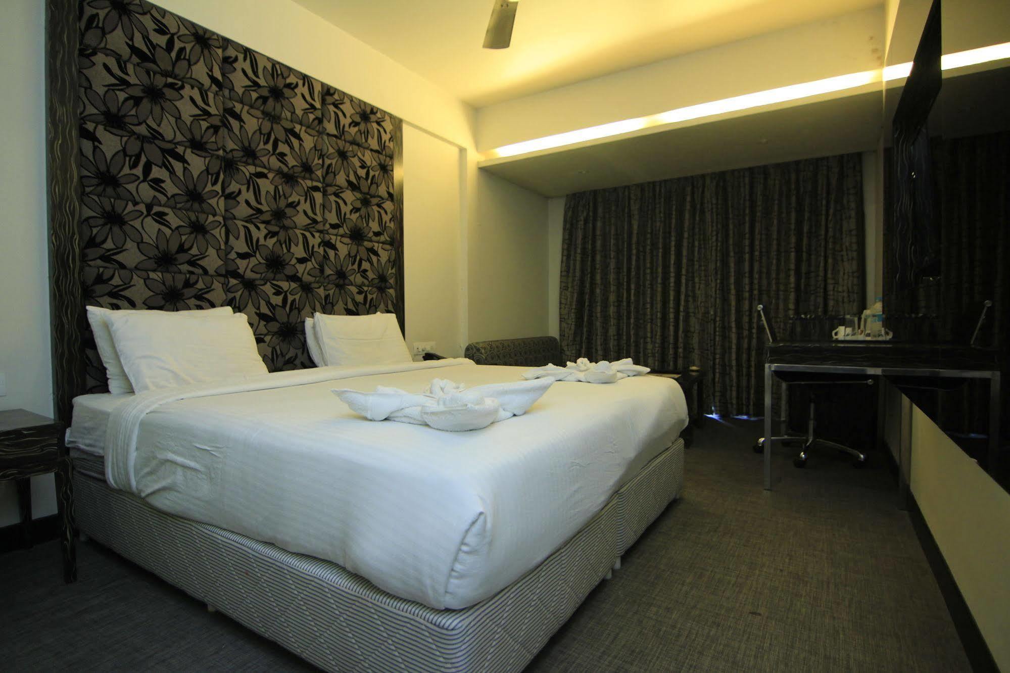 Kumar Resort Lonavala Εξωτερικό φωτογραφία