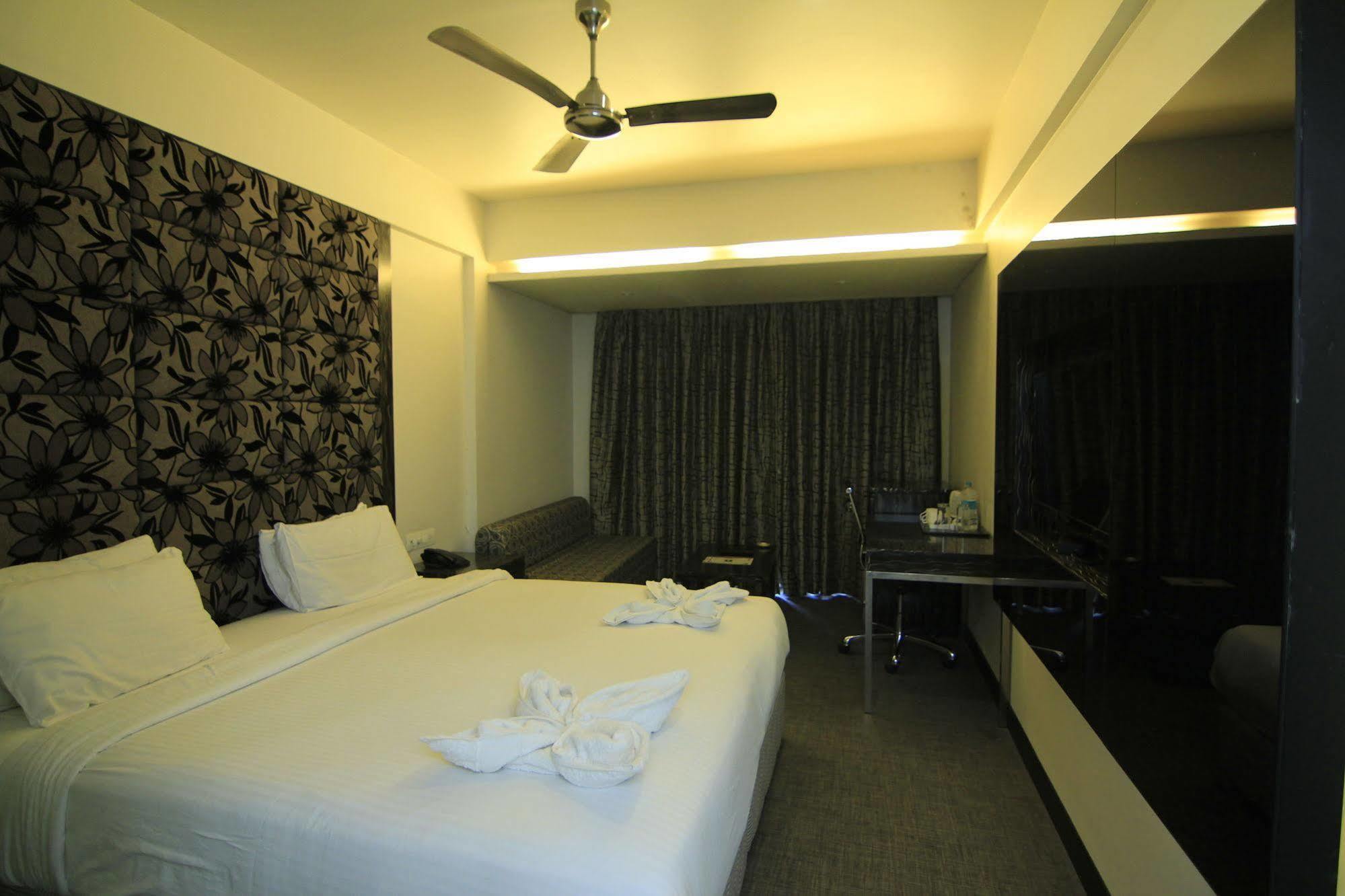 Kumar Resort Lonavala Εξωτερικό φωτογραφία